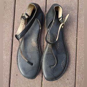 Bogs Memphis black leather thong buckle sandals women's 12